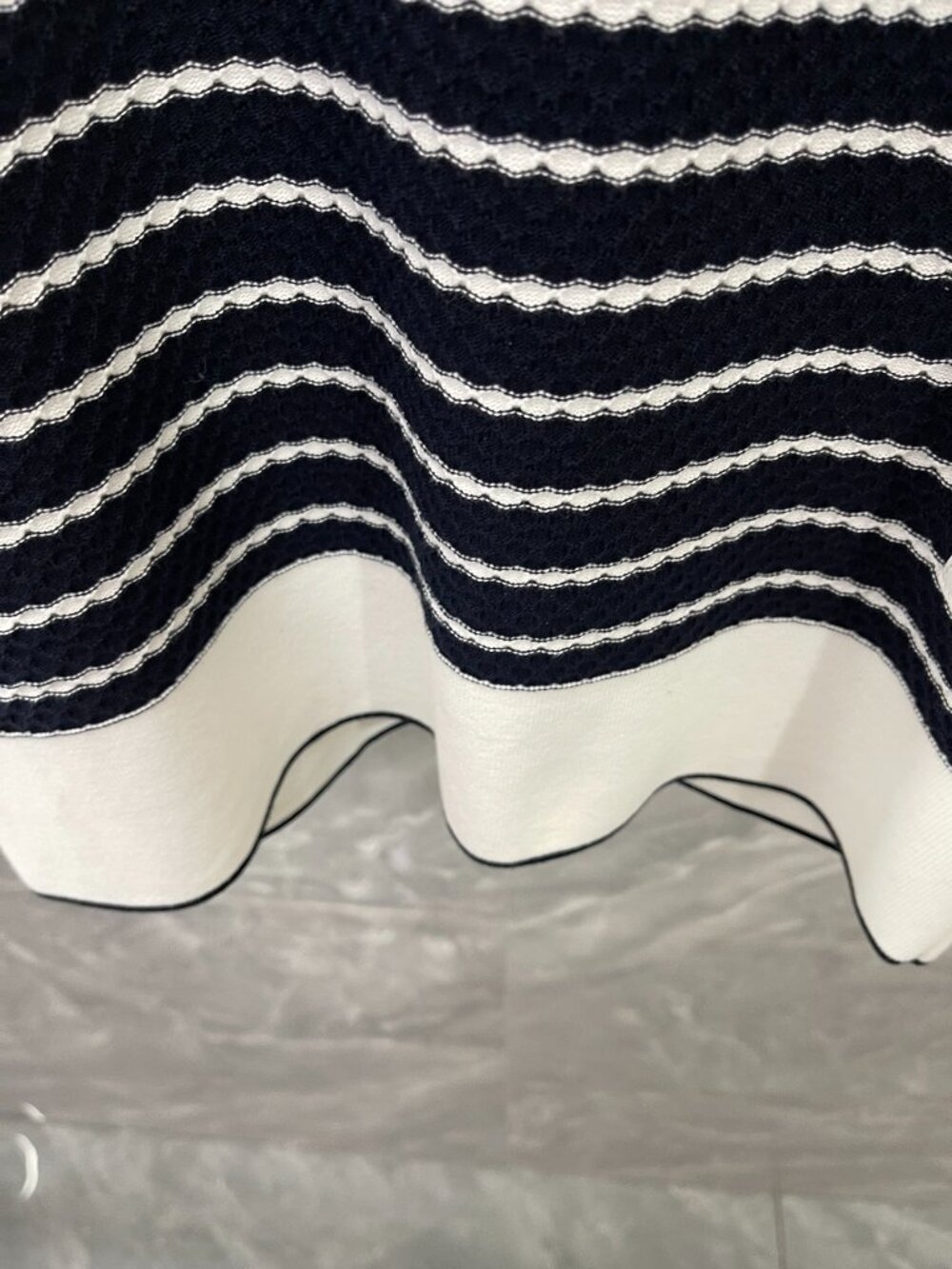 Thom Browne STRIPED HONEYCOMB RIB TEE - Picture 4 of 9